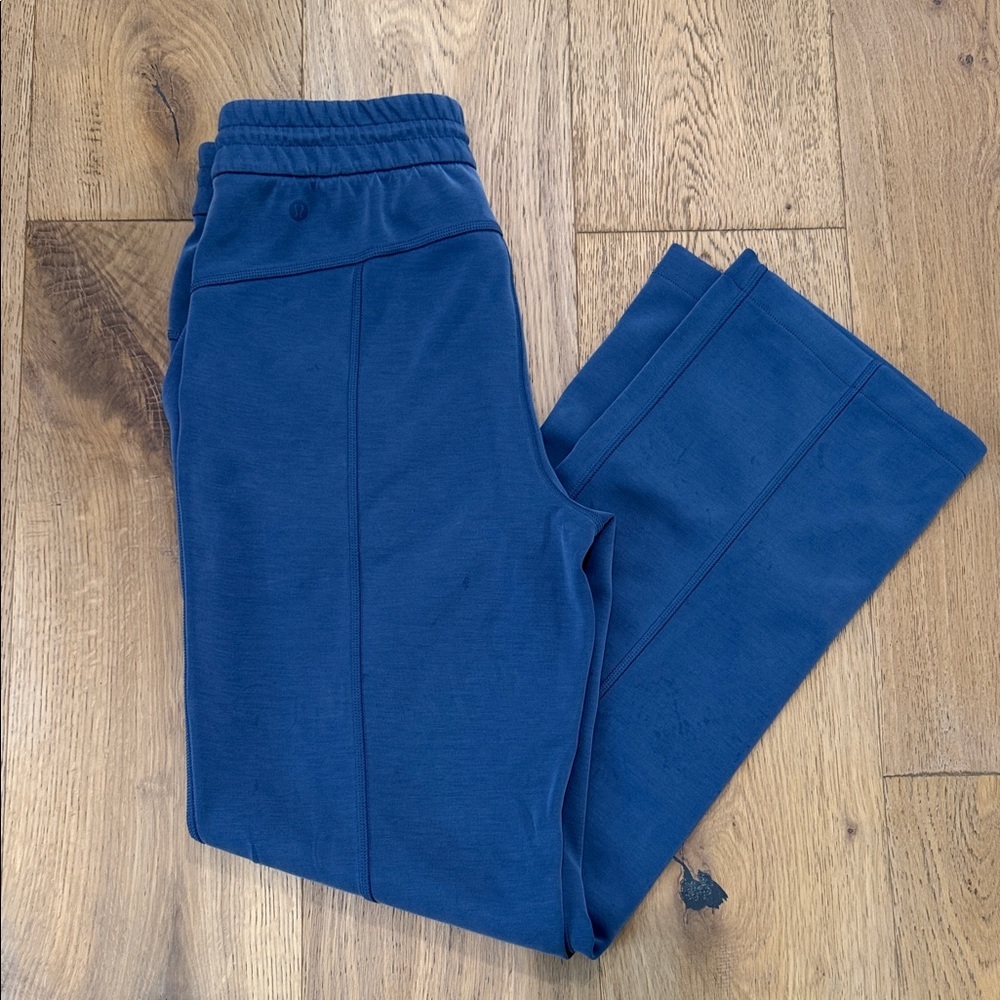 lululemon Softsteme pant 
Light blue